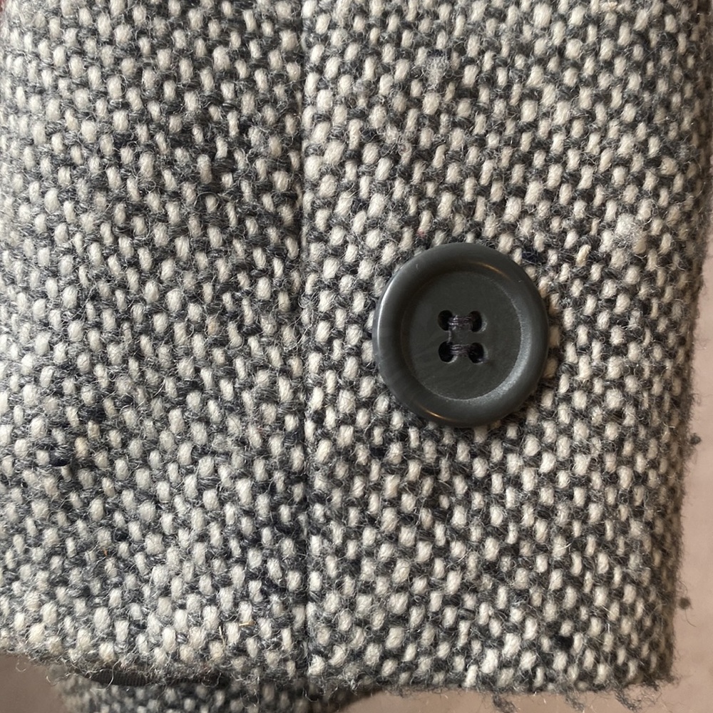 PRE-OWNED WOMEN’S SHORT TWEED JACKET - Picture 8 of 12
